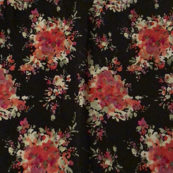 LuLaRoe Pencil Skirt - Picture 2 of 2